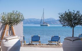 Christina Beachfront Rooms By Hotelius